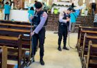 Amankan-Misa-Natal,-Polisi-Sterilisasi-Gereja-Sidoarjo