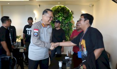 Satgas-Humas-Ops-Damai-Cartenz-2026-Perkuat-Kolaborasi-Melalui-Silaturahmi-Bersama-Wartawan-di-Timika