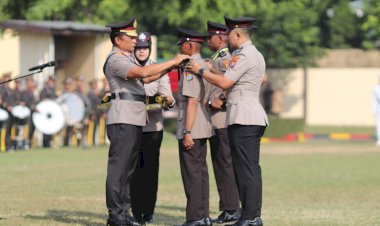 Anak-Buruh-Tani-Jadi-Lulusan-Terbaik-Predikat-Cendekia-Bintara-Kemampuan-Brimob-di-SPN-Polda-Jatim