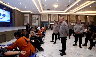 Aksi-Sosial-Polda-Jatim-Sambut-Hari-Bhayangkara-ke-80-Gelar,-Donor-Darah-Untuk-Kemanusiaan