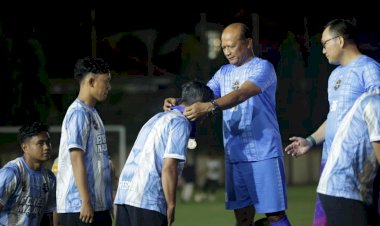 Final-Kapolda-Cup-4-Berlangsung-Meriah,-Tim-Gabsat-Polda-Jatim-Angkat-Trofi-Juara