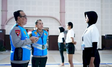 Seleksi-Taruna-Akpol-Masuk-Tahap-Akhir,-Wakapolri-Pimpin-Pemeriksaan-Penampilan-404-Catar