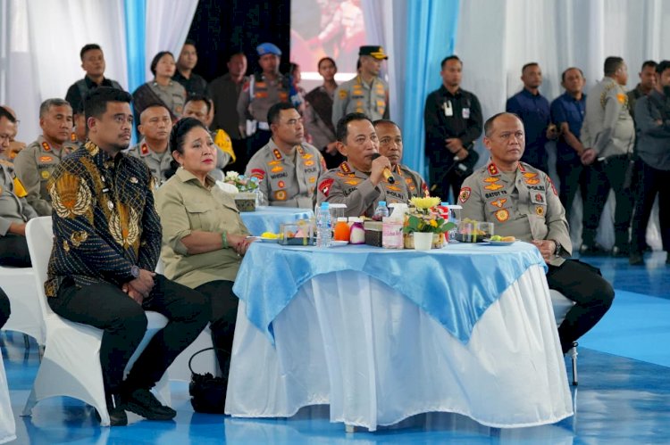 Percepat Pemulihan Akses Kapolri Pantau Pembangunan Jembatan Bailey di Sumbar