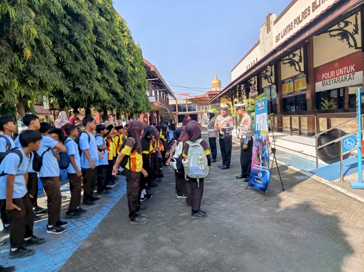 Polsanak Polres Blitar Edukasi Pelajar Berbudaya Tertib Sejak Dini