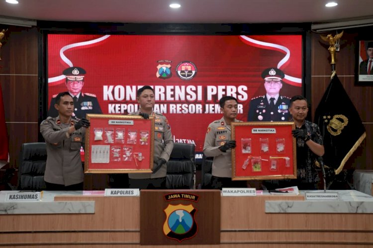 Polres Jember Ungkap Kasus Narkoba Amankan 30 Tersangka dan Ratusan Gram Sabu