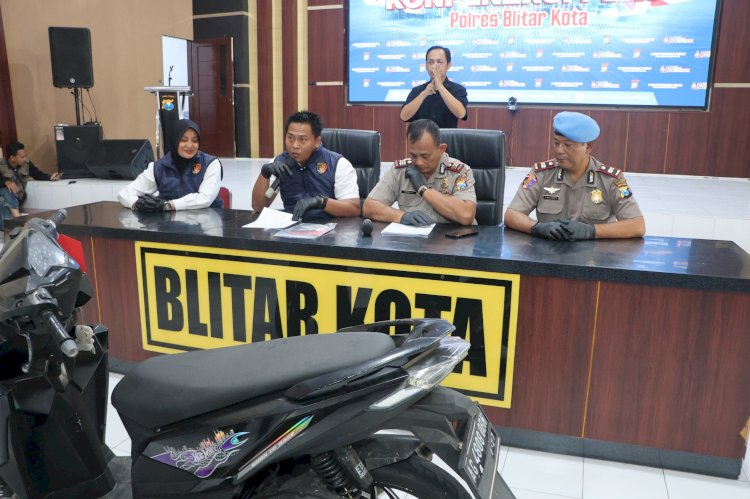 Polres Blitar Kota Amankan Tiga Tersangka Perampasan Modus Jebak Korban Lewat Aplikasi Kencan