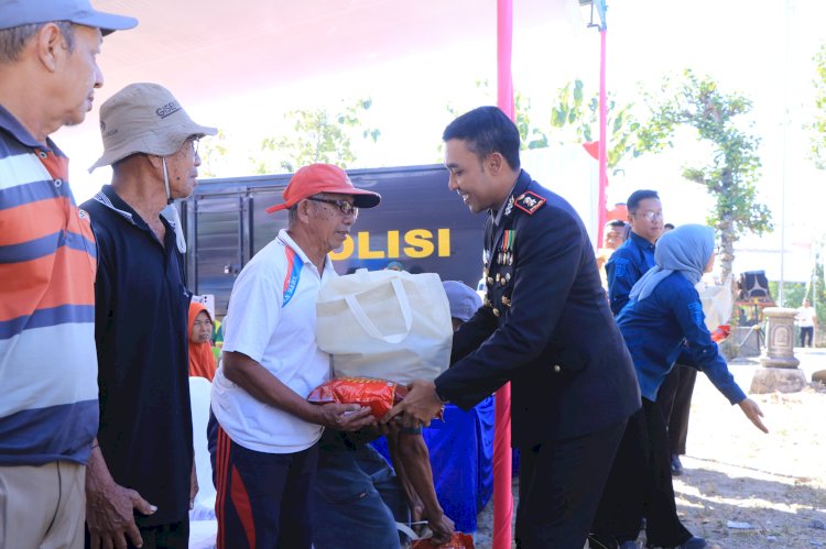 Polres Ngawi Salurkan 500 Paket Sembako untuk Masyarakat di Bringin