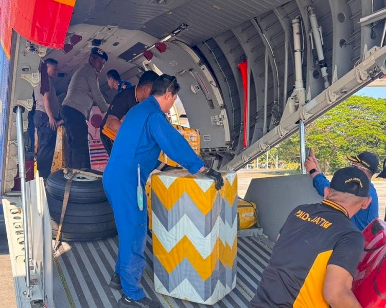 Polri Kembali Salurkan Bantuan Kemanusiaan bagi Warga Terdampak Gempa NTT